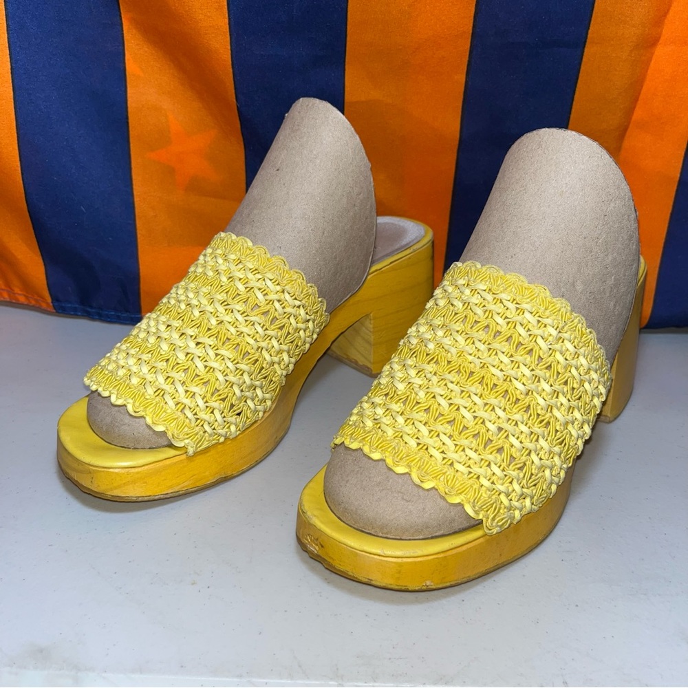 jonathan martin shoes clogs made in Spain yellow women’s size 7.5 wood 🪵 bottom
